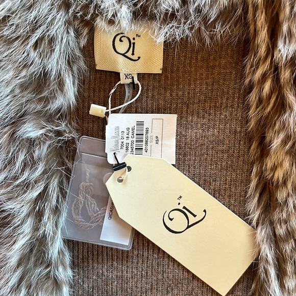 Qi Rabbit fur Sweater - Picture 5 of 6